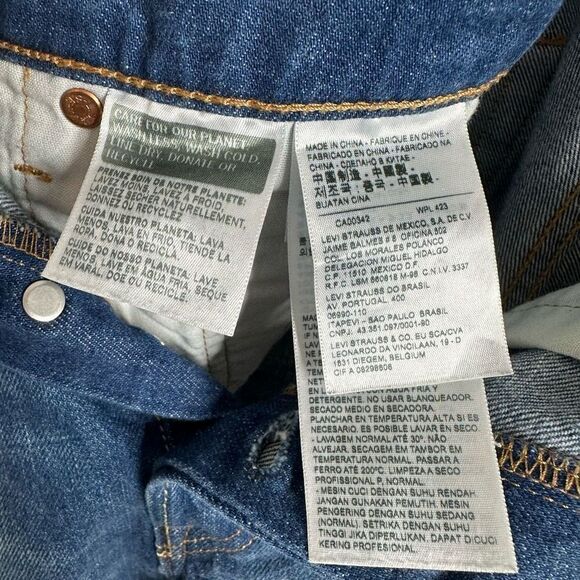 Levis Denim Cut Off Distressed Shorts Button Fly size 31 - Picture 6 of 7